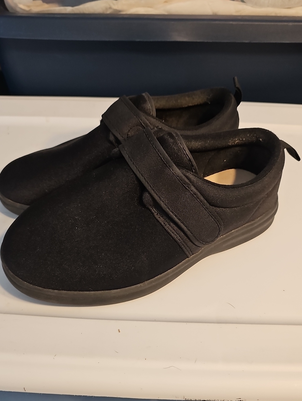 Dr. Comfort Low-Top Slip-On Velcro Casual Shoes in Black 8.5W